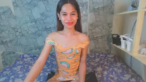 Snapshot of kylie_fuck69 chatting on 12.13.24 kylie online show from 12.13.24