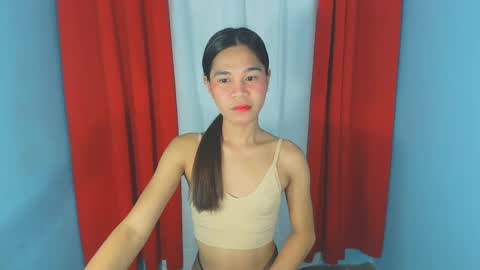 Snapshot of kylie_fuck69 chatting on 02.06.25 kylie online show from 02.06.25