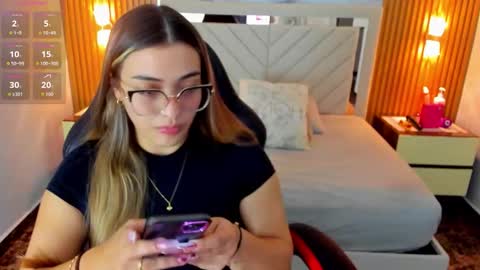 Snapshot of kylie_jones6 chatting on 09.13.25 KYLIE online show from 09.13.25