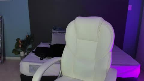 Kylie Reyes  online show from 02.12.25