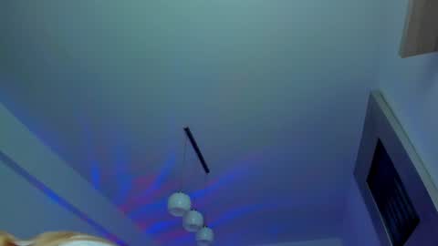 Snapshot of kylieety chatting on 01.10.25 KYLIE online show from 01.10.25