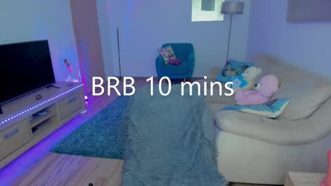 Snapshot of kylieety chatting on 02.14.25 KYLIE online show from 02.14.25