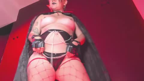 K Y L I E online show from 09.11.25