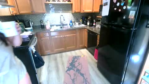 Snapshot of kylienotjenneer chatting on 04.25.26 kylie not jenner online show from 04.25.26