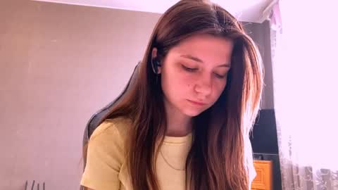 Snapshot of kymberlychimes chatting on 04.18.26 Kary online show from 04.18.26