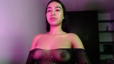 Snapshot of kyra_fox_ chatting on 03.25.26 Kyra online show from 03.25.26