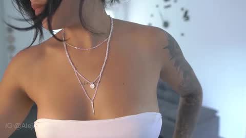 Snapshot of kyria__1 chatting on 09.11.25 schedule 300 pm - 1100pm colombia time online show from 09.11.25