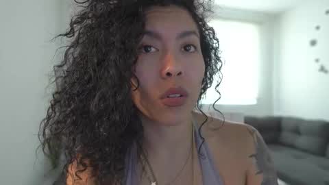 schedule 300 pm - 1100pm colombia time online show from 03.12.26