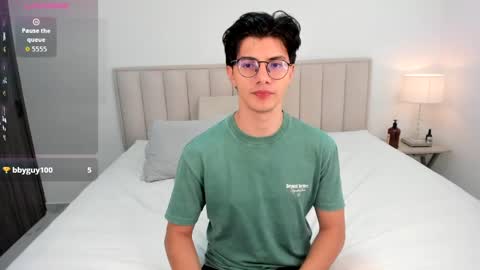 Snapshot of kyron__jobs chatting on 03.26.26 kyron online show from 03.26.26