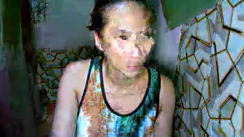 Snapshot of kyutshyne chatting on 12.21.25 kyutshyne online show from 12.21.25