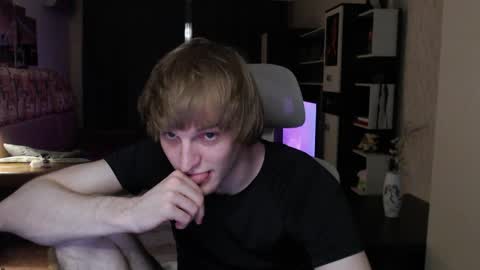 Snapshot of l1onkennedy chatting on 03.23.26 l1onkennedy online show from 03.23.26