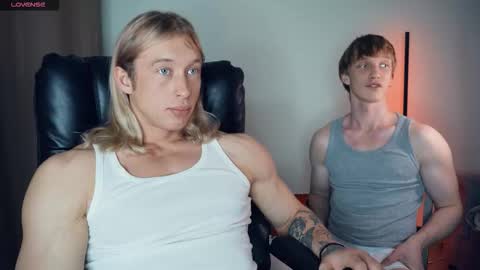 Snapshot of l_adonis_l chatting on 12.05.25 Adonis online show from 12.05.25