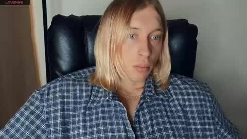 Snapshot of l_adonis_l chatting on 04.10.26 Adonis online show from 04.10.26