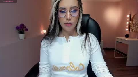 Snapshot of la_monitora chatting on 06.26.26 T A T I A N A online show from 06.26.26