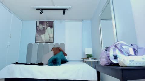 Cris  online show from 01.17.25