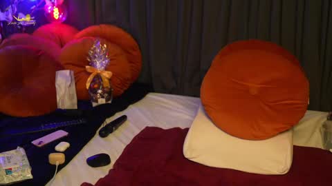 Latex Lacie online show from 03.11.26