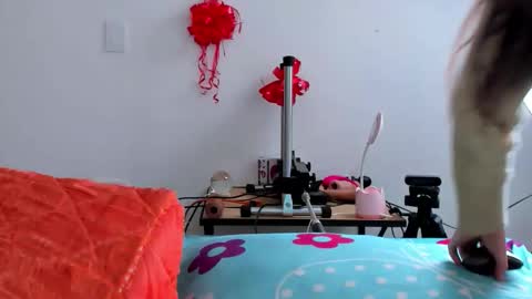 LACI LOST online show from 02.25.26