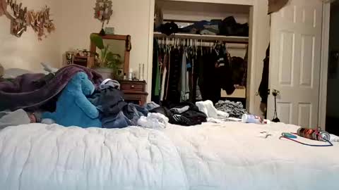 lacybell online show from 10.10.25