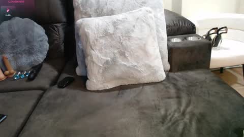 Mia online show from 09.28.25