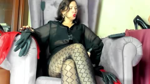 Snapshot of lady__leather chatting on 11.18.25 GoddessLeather online show from 11.18.25