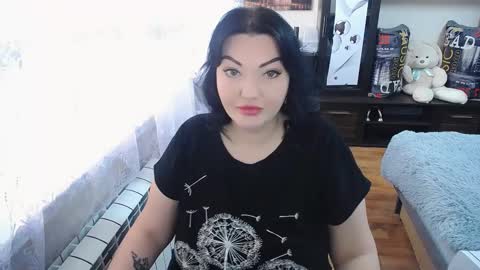 lady_boom_ online show from 02.25.25