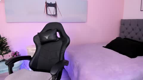 Karla - Instagram   lady karla1 online show from 02.21.25