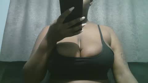 lady_dearra online show from 12.21.25