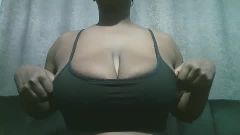 lady_dearra online show from 12.22.25