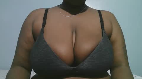 lady_dearra online show from 01.12.26