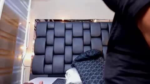 LADY  online show from 11.18.25