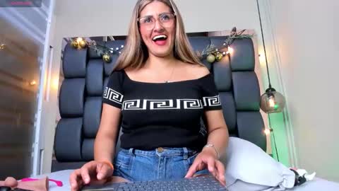 LADY  online show from 01.10.26