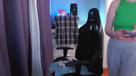 Snapshot of lady_inari chatting on 02.25.26 Angelika online show from 02.25.26