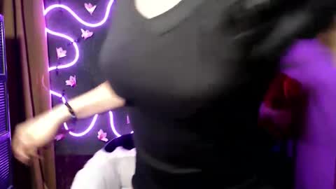 Snapshot of lady_kathy chatting on 09.19.25 lady_kathy online show from 09.19.25