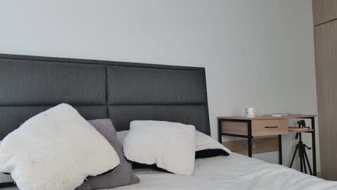    700  1300 -5 online show from 01.18.26