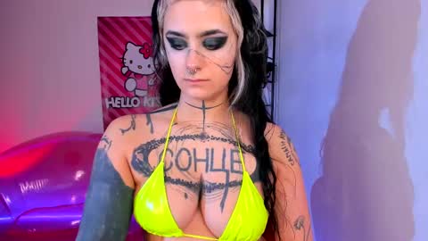 Mia online show from 03.03.25