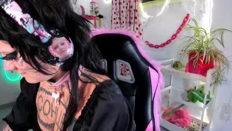 Mia online show from 02.08.26