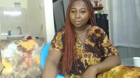 Snapshot of lady_twerky chatting on 12.02.25 Maya online show from 12.02.25