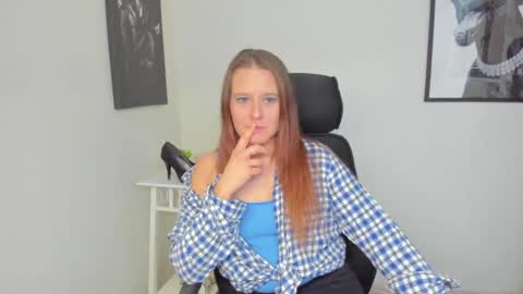 Snapshot of ladyalessa chatting on 07.08.26 ALESSA online show from 07.08.26
