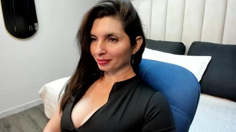  Danna................. online show from 04.27.26