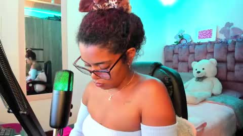 Snapshot of ladydanniela chatting on 12.15.24 leidy daniela online show from 12.15.24