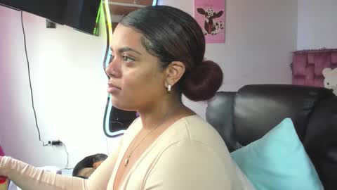 Snapshot of ladydanniela chatting on 02.22.26 leidy daniela online show from 02.22.26