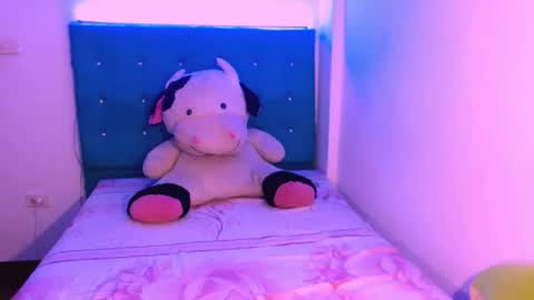 laura online show from 04.08.26