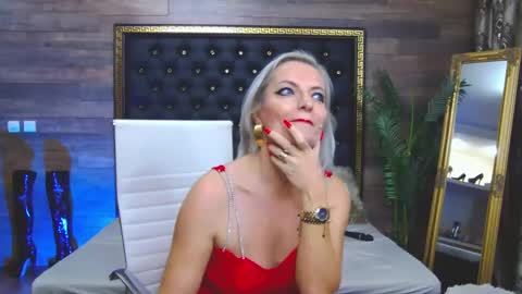 Snapshot of ladytouch chatting on 12.10.24 ladytouch online show from 12.10.24