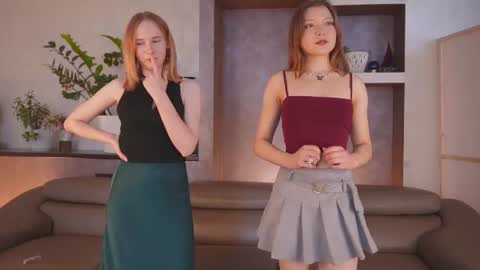 Snapshot of laelneizer chatting on 06.18.26 laelneizer online show from 06.18.26