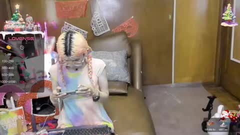 Skinnygirl online show from 02.22.25