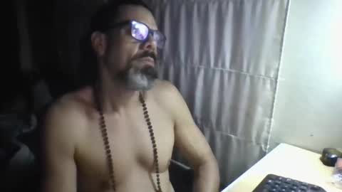 La Genova esta Dura beard boy male dick mastubate latinosexy latinohot latino glasses mature strong stronglegs online show from 04.18.26