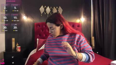 Snapshot of laia_jonees chatting on 09.18.25 Laia online show from 09.18.25