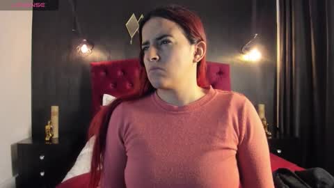 Snapshot of laia_jonees chatting on 10.26.25 Laia online show from 10.26.25