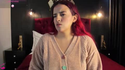 Snapshot of laia_jonees chatting on 11.15.25 Laia online show from 11.15.25