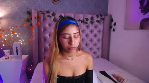 Laila Stilwills online show from 11.05.25